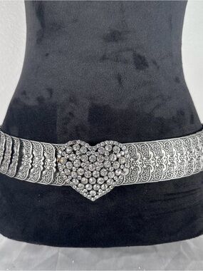 Rhinestone Heart Statement Waist Belt - Silver